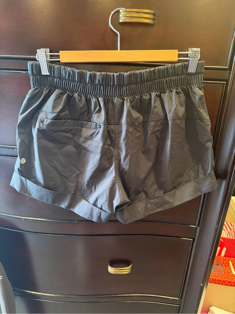 Lululemon Black Drawstring Pleated Shorts. Size 8.